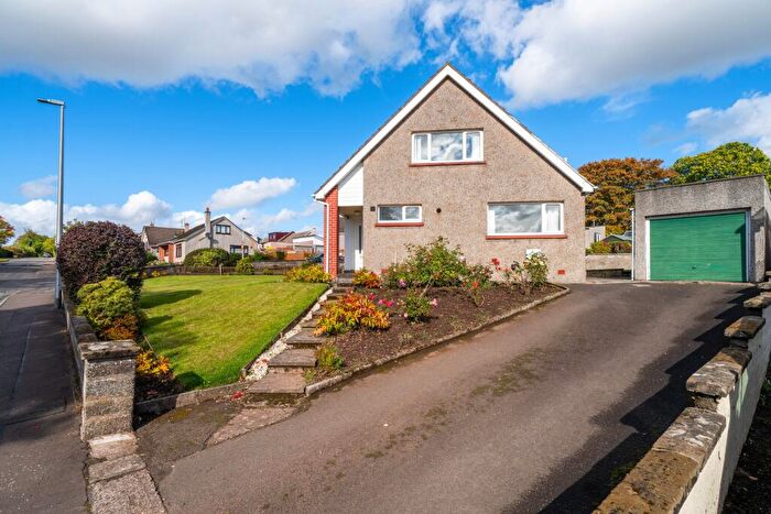 3 Bedroom Semi Detached House For Sale In Kinloss Park, Cupar, KY15