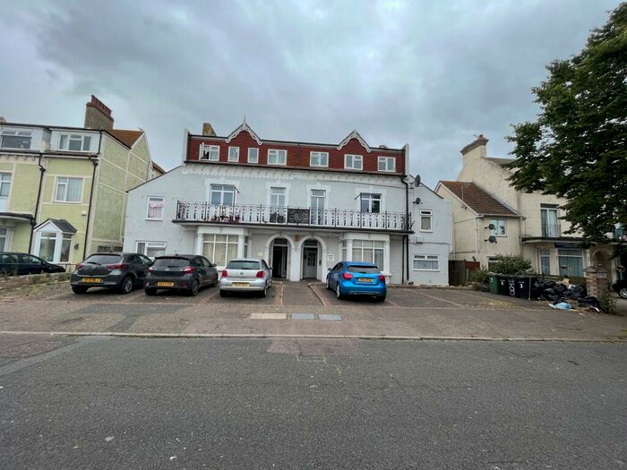 3 Bedroom Flat To Rent In Edith Road, Clacton-On-Sea, CO15