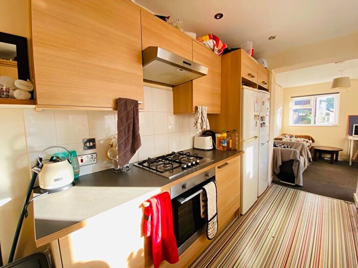 6 Bedroom House To Rent In Milton Road, Polygon, SO15