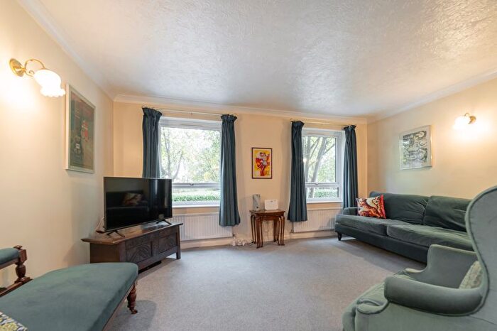 4 Bedroom Town House For Sale In Abinger Mews, London, W9