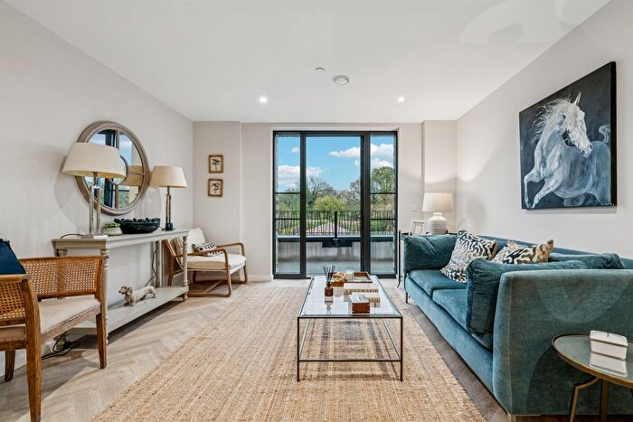 2 Bedroom Flat For Sale In Fallsbrook Road, London, SW16