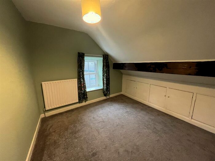 3 Bedroom House To Rent In High Street, Buxton, SK17