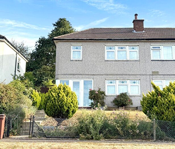 3 Bedroom Semi-Detached House For Sale In Antlers Hill, Chingford, E4