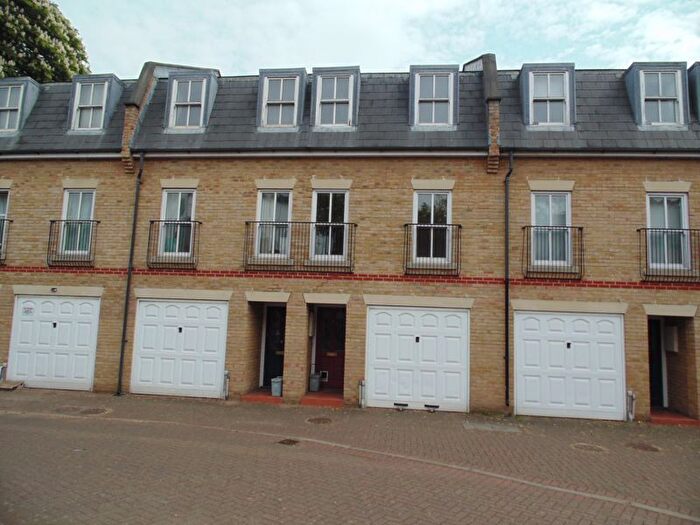 3 Bedroom Property To Rent In Sussex Mews, Catford London, SE6