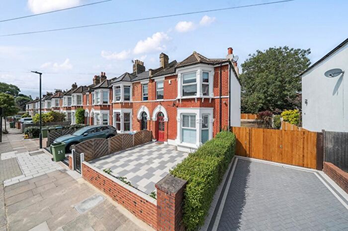 3 Bedroom Semi-Detached House To Rent In Craigton Road London, SE9