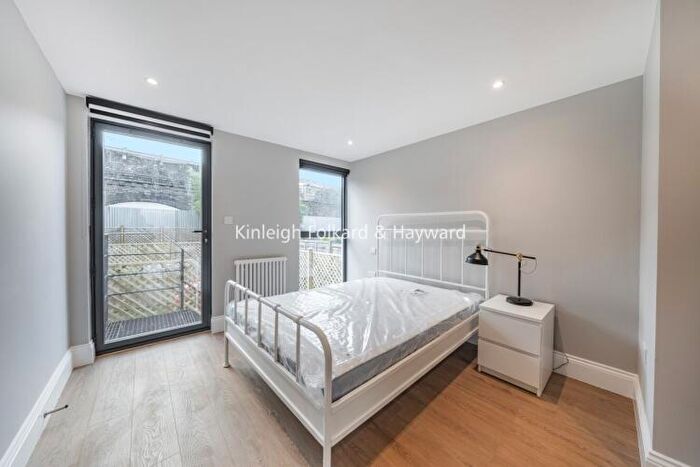 2 Bedroom Apartment To Rent In Flaxman Road London, SE5