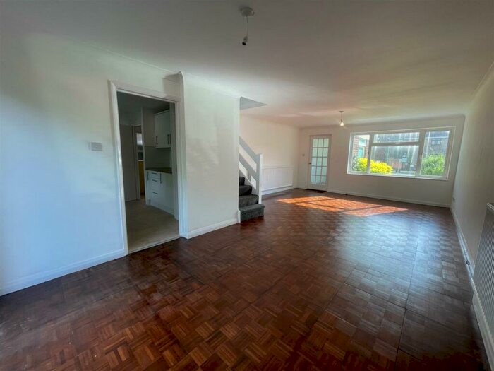 3 Bedroom Semi-Detached House To Rent In Baker Street, Orsett, Grays, RM16