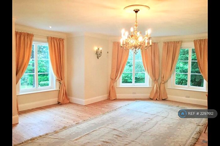2 Bedroom Flat To Rent In Alderbourne Manor, Gerrards Cross, SL9