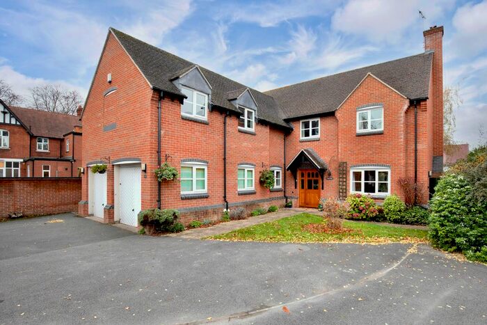 5 Bedroom Detached House To Rent In Mermaid Close, Gloucester GL1