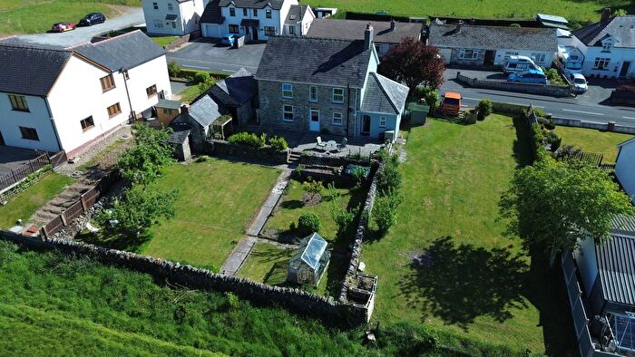 4 Bedroom Detached House For Sale In Llanybydder, Carmarthenshire, SA40