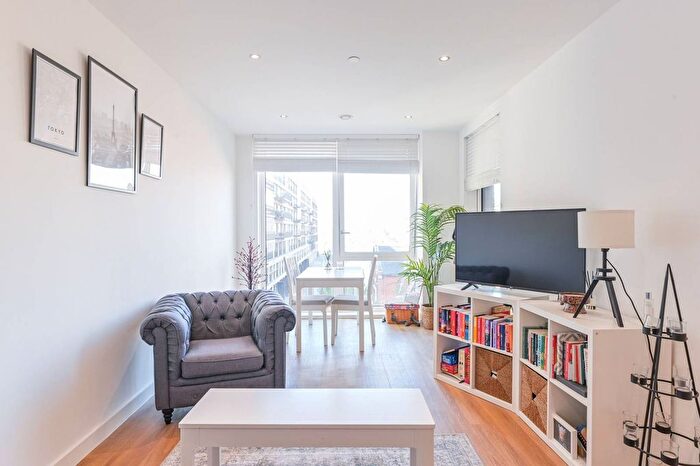 1 Bedroom Flat For Sale In Hamme Building, Royal Docks, London, E16
