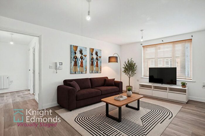 2 Bedroom Flat To Rent In Orchard Street, Atkins Gate Orchard Street, ME8