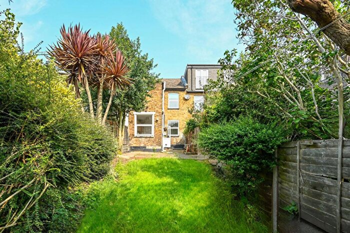 3 Bedroom Terraced House To Rent In Glenhurst Road, Brentford, TW8