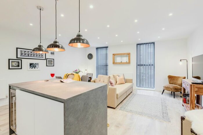 1 Bedroom Flat To Rent In Grange Road, London, SE1