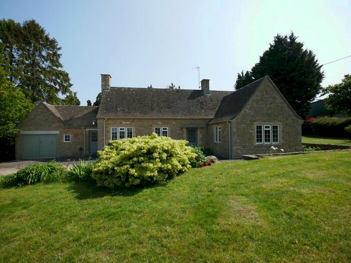 3 Bedroom Detached Bungalow To Rent In Upper Milton, Milton-Under-Wychwood, Chipping Norton, OX7