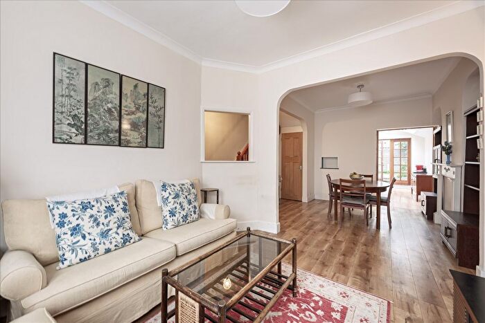 4 Bedroom Property For Sale In Disbrowe Road, Hammersmith, W6