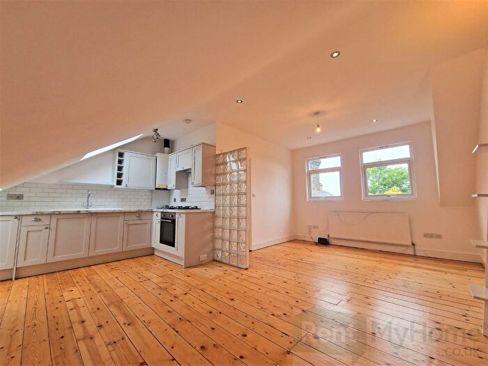 1 Bedroom Flat To Rent In Newick Road, London, E5
