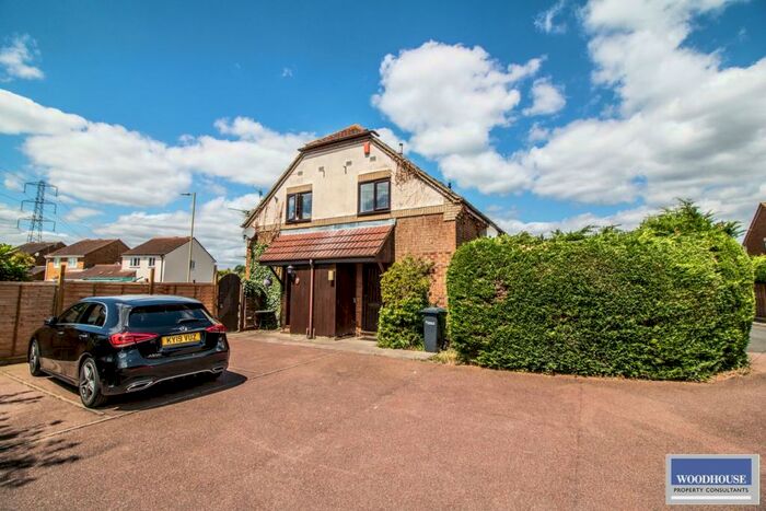1 Bedroom Cluster House To Rent In Cassandra Gate, Cheshunt, Waltham Cross, EN8