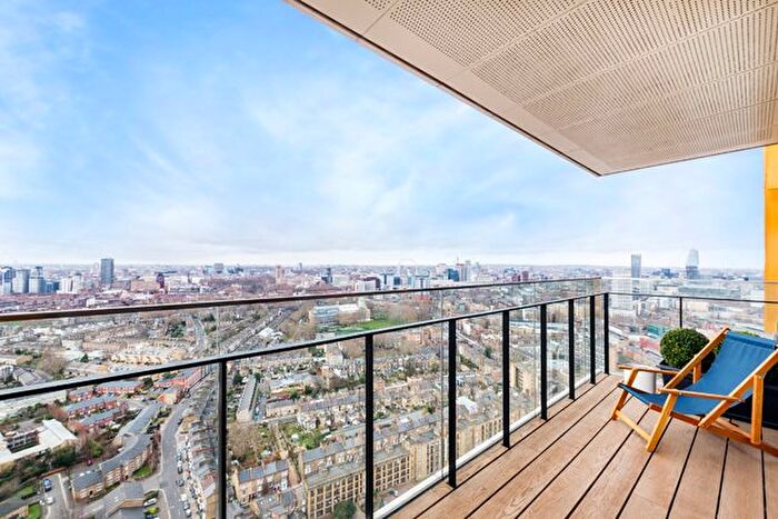 3 Bedroom Flat To Rent In St. Gabriel Walk, London, SE1