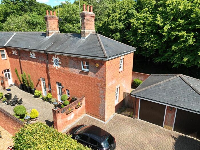 2 Bedroom End Of Terrace House For Sale In Sherrards Mansions, Welwyn Garden City, AL8