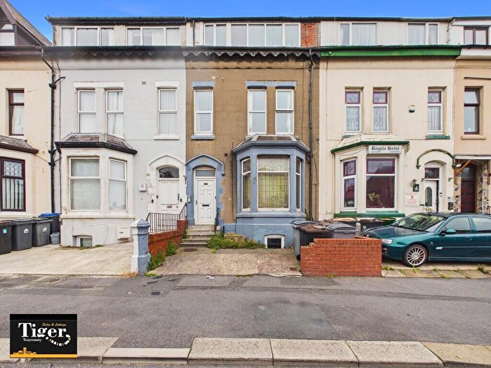 2 Bedroom Flat To Rent In Regent Road, Blackpool, FY1