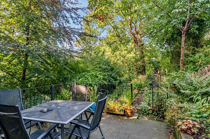 5 Bedroom Detached House For Sale In Cargate Terrace, Aldershot, Hampshire, GU11