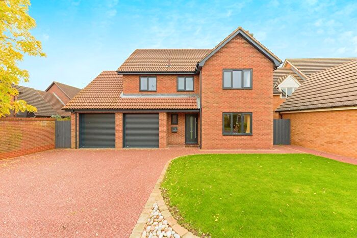 4 Bedroom Detached House For Sale In Hadrian Drive, Baston, Peterborough, PE6