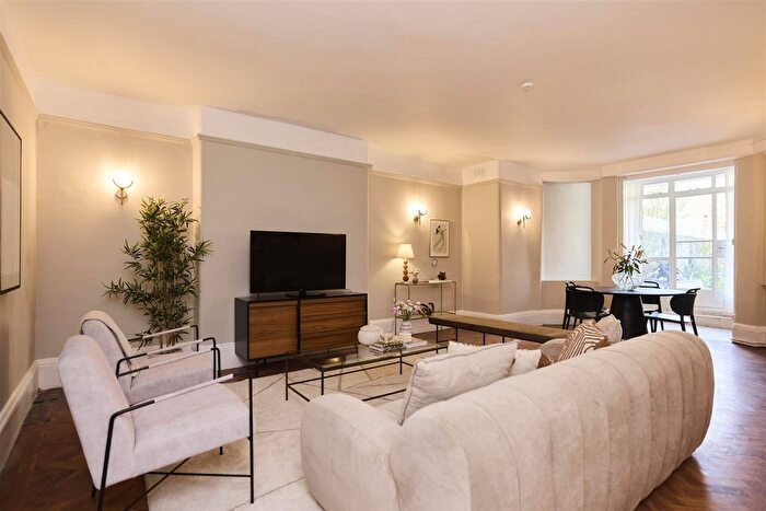 2 Bedroom Flat To Rent In Belsize Park Gardens, Belsize Park, NW3