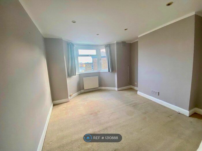 2 Bedroom Flat To Rent In Frogmore, Wandsworth SW18