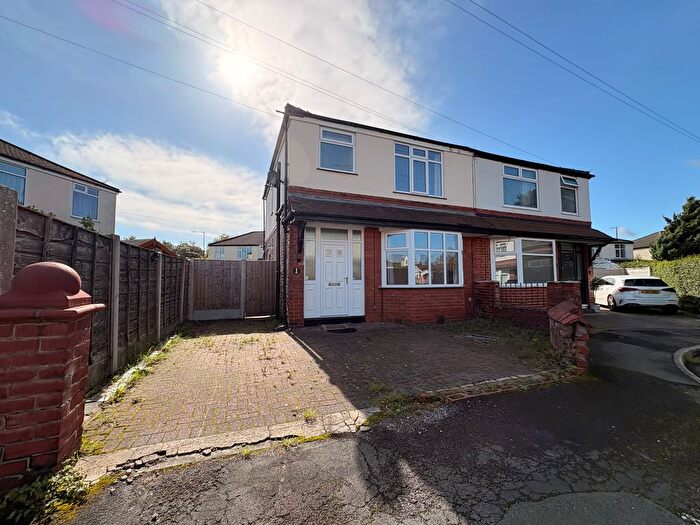 3 Bedroom Property To Rent In Durley Avenue, Altrincham, WA15