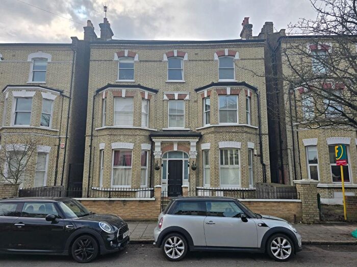 2 Bedroom Flat To Rent In Lambert Road, Brixton, London, SW2