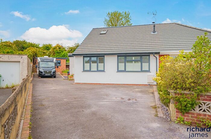 3 Bedroom Bungalow For Sale In Whitelands Road, Stratton St Margaret, Swindon, SN3