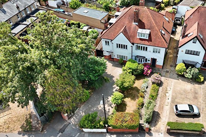 5 Bedroom Semi Detached House For Sale In High Street, London, N14