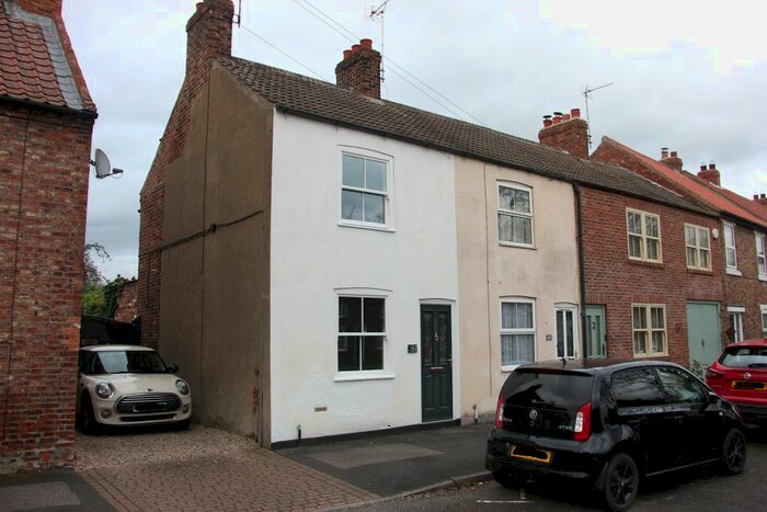2 Bedroom End Of Terrace House To Rent In Long Street, Easingwold, York, YO61