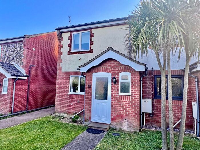 2 Bedroom End Of Terrace House For Sale In Cromer Road, Mundesley, Norwich, NR11
