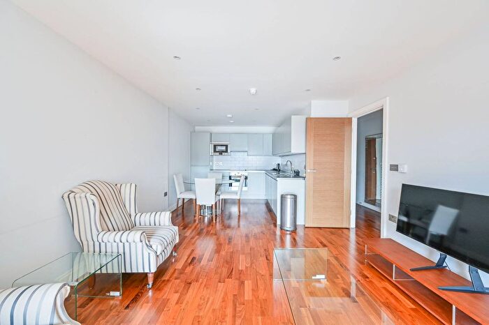 2 Bedroom Flat To Rent In Holman Road, Battersea, London, SW11