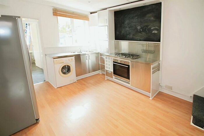 3 Bedroom Terraced House To Rent In Cecil StreetLentonNottingham, NG7