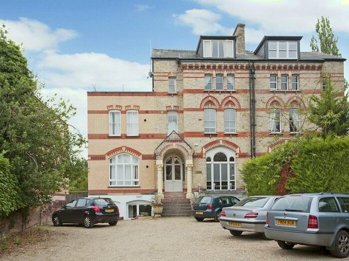 1 Bedroom Flat To Rent In Fairmile, Henley-on-Thames, Oxfordshire, RG9