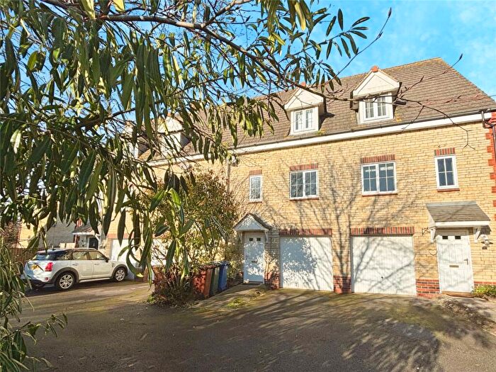 3 Bedroom Terraced House For Sale In Fieldfare Close, Bicester, Oxfordshire, OX26