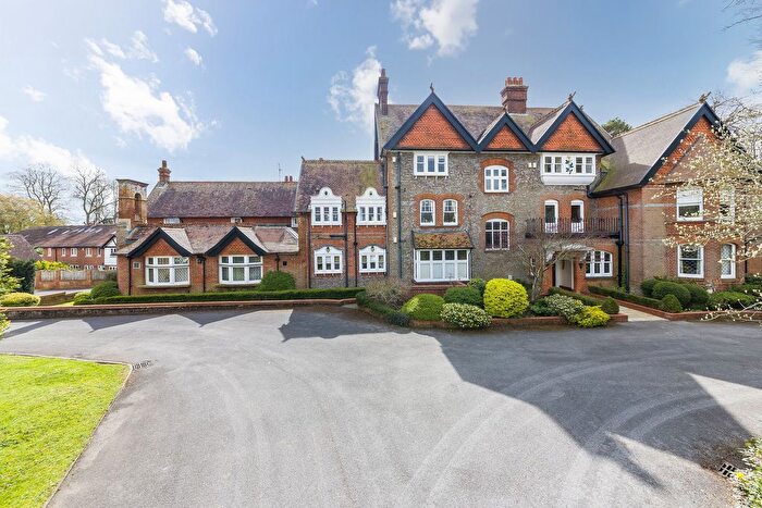 2 Bedroom Flat For Sale In Riverside House, Burcot, OX14