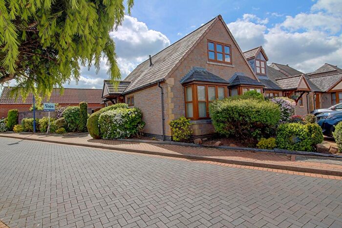 3 Bedroom Bungalow For Sale In Arbury Garth, Nuneaton, CV10