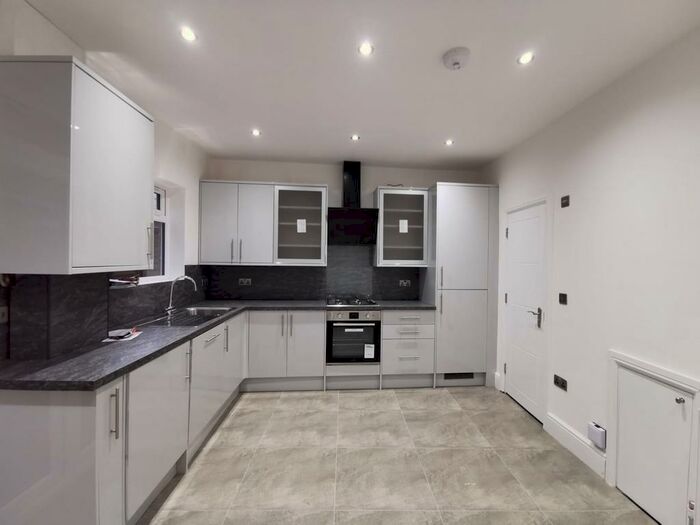 3 Bedroom Semi-Detached House To Rent In Fairholme Road, Harrow, HA1