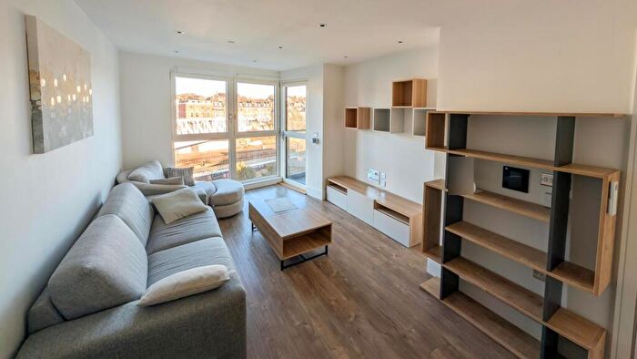 1 Bedroom Apartment To Rent In Queensland Road, London, N7