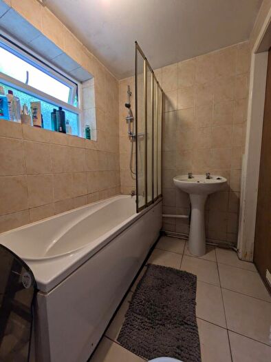 6 Bedroom House To Rent In Willoughby Avenue, Nottingham, NG7