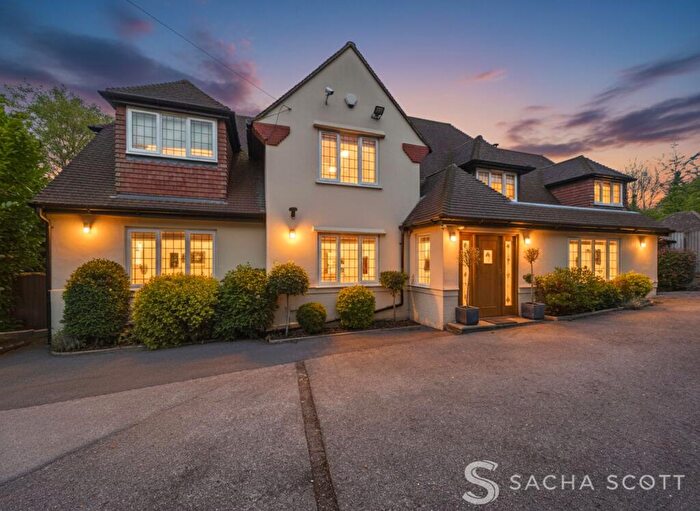 4 Bedroom Detached House For Sale In Waterhouse Lane, Kingswood, KT20