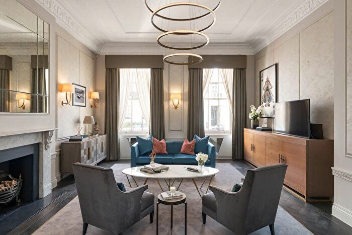 4 Bedroom Flat To Rent In Eaton Place, Belgravia, SW1X