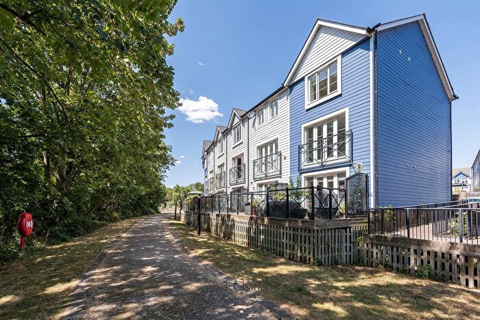 3 Bedroom Property For Sale In Redbud Road, Tonbridge, TN9