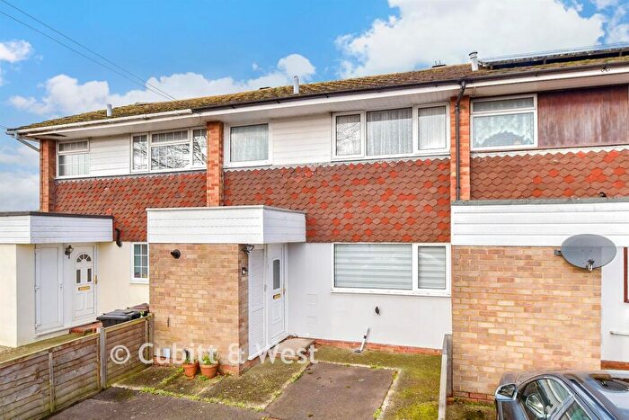 3 Bedroom Terraced House For Sale In Birdham Close, Bognor Regis, West Sussex, PO21