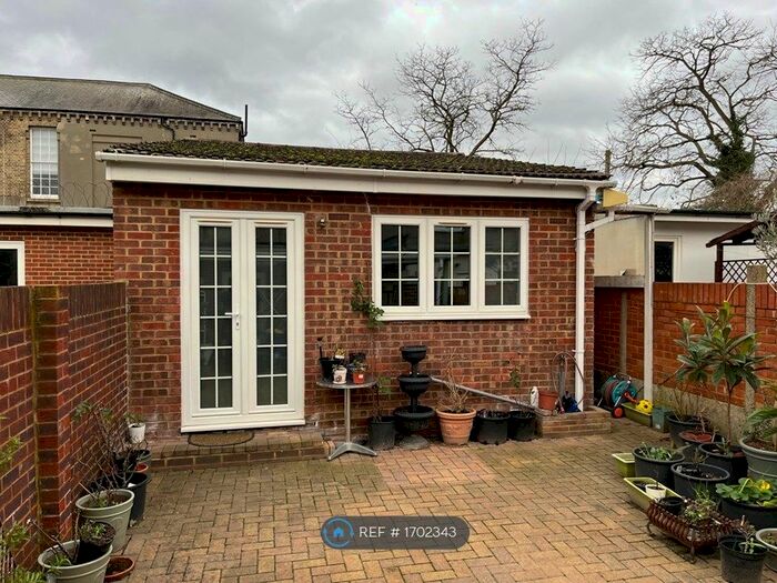 1 Bedroom Flat To Rent In Clifford Road, Hounslow, TW4