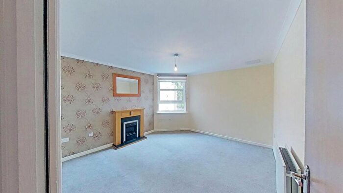 2 Bedroom Flat To Rent In Loaning Road, Edinburgh, Midlothian, EH7
